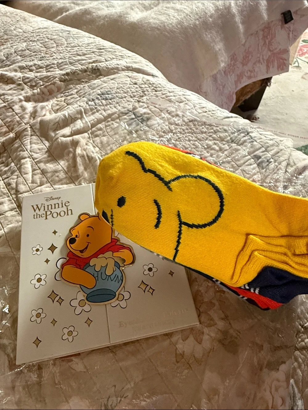 Disney Winnie the Pooh Eyeshadow Palette with 9 Bright Multicolor Socks NWOT